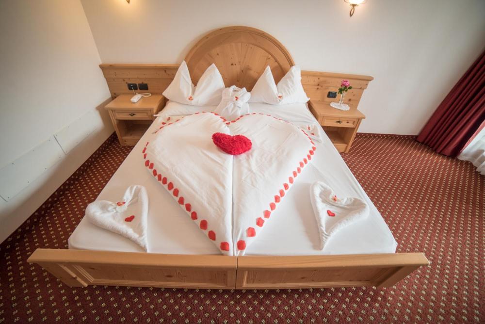 Olimpionico Hotel Castello-Molina di Fiemme ภายนอก รูปภาพ
